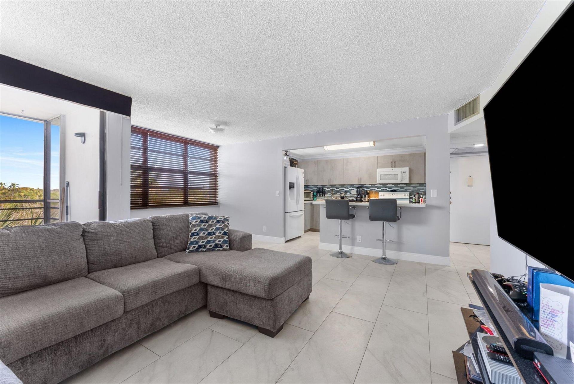 2751 Taft Street, Unit 403, Hollywood, FL 33020 Photo