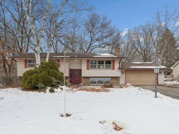 1051 Tiller Lane, Shoreview, MN 55126