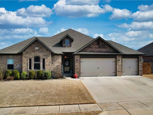 5713 61st Street, Rogers, AR 72758