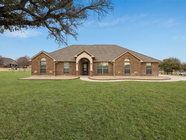118 Deertail Drive, Azle, TX 76020