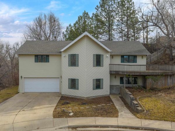 4001 PETE LN, Rapid City, SD 57702