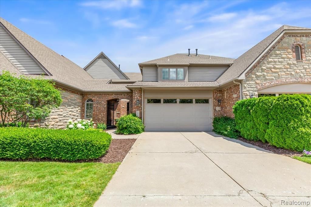 10743 Waterfall Court, Green Oak Township, MI 48178 Main Photo