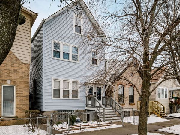 2122 N Stave Street, Chicago, IL 60647