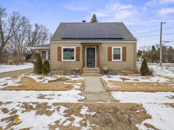 304 W Van Buren Street, Marengo, IL 60152