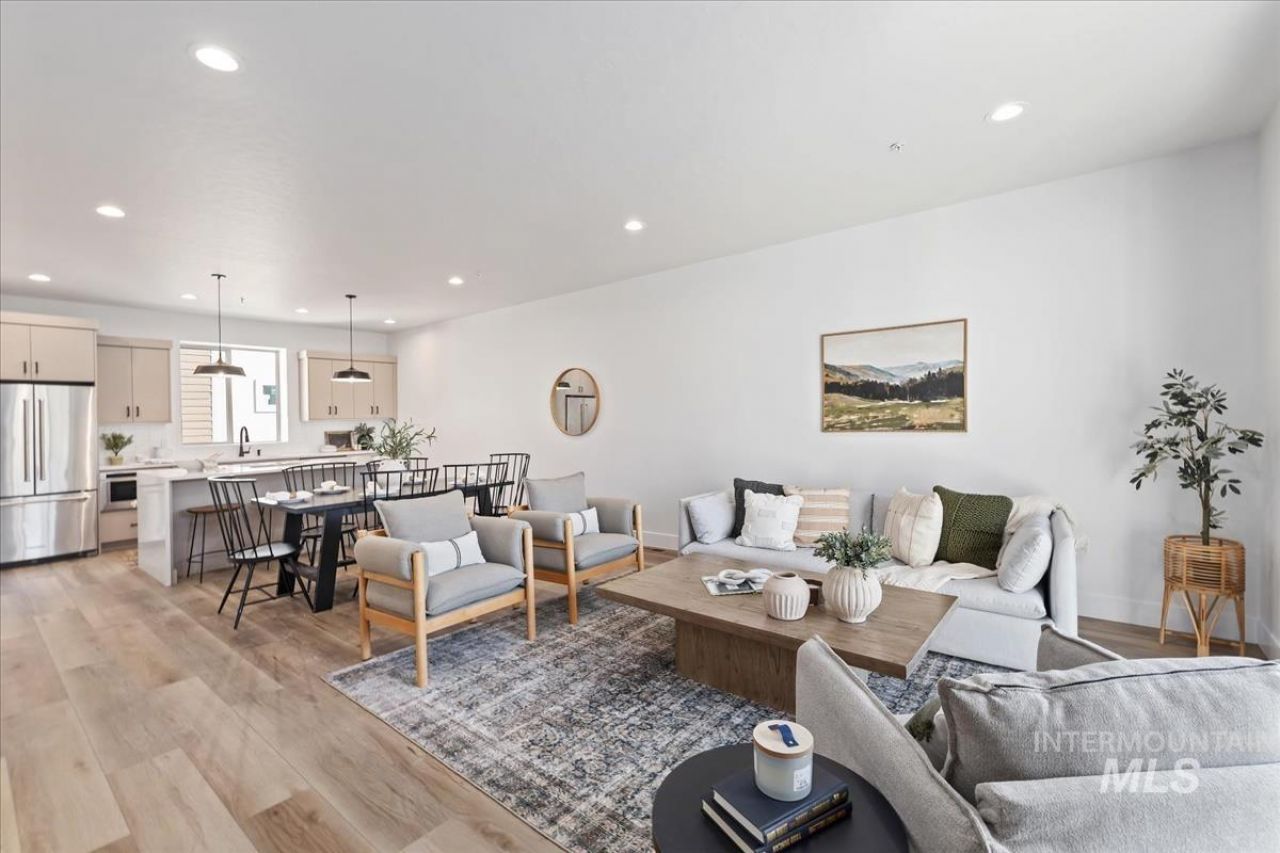 1725 S Rock View Ln, Unit 34, Boise, ID 83705 Main Photo