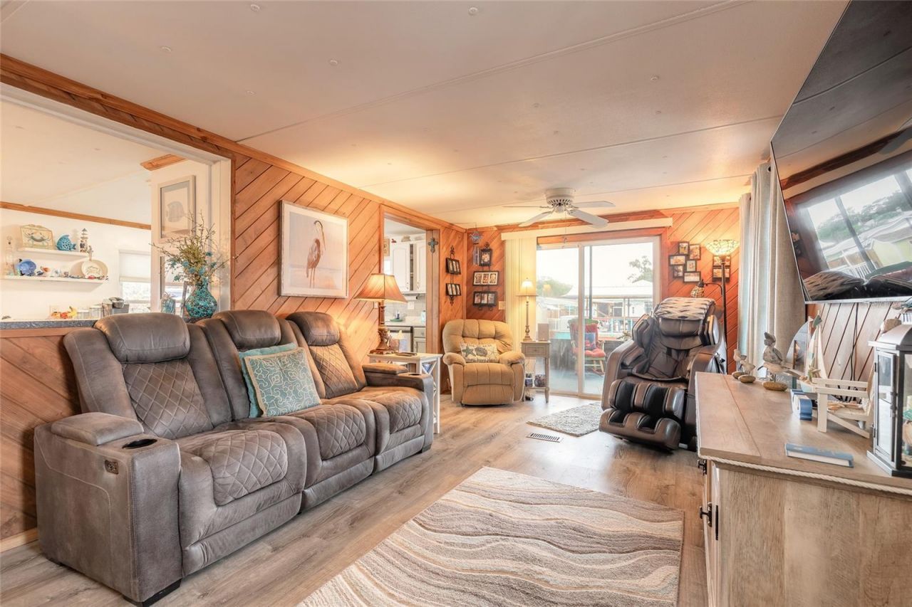 191 E Ariel Road, Oak Hill, FL 32759 Photo