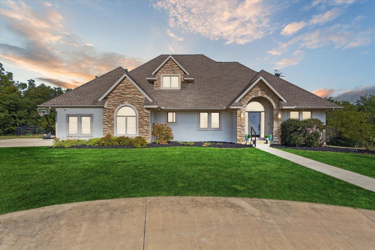 638 W Cedarville Road, FREEPORT, IL 61032