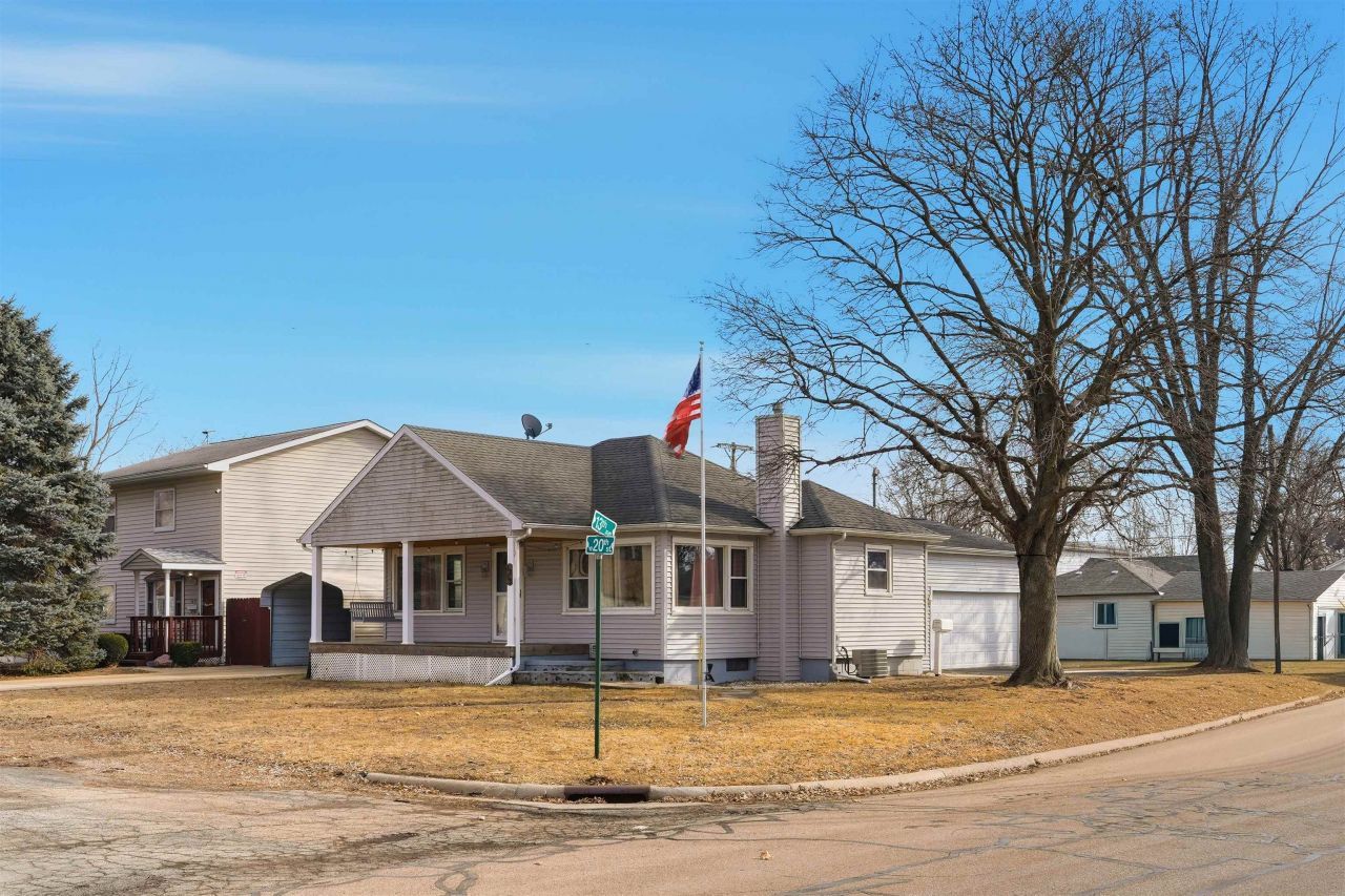 1215 W 20th Street, Rock Falls, IL 61071 Main Photo