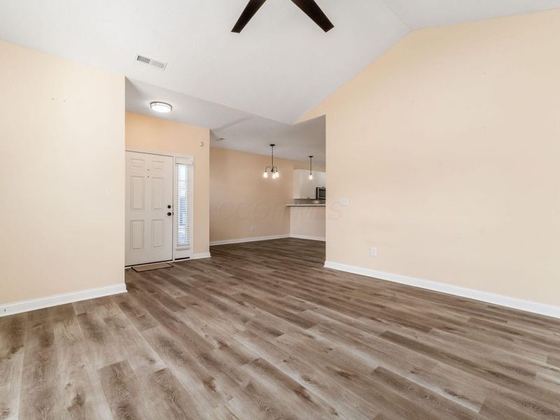 950 Villas Drive, Pataskala, OH 43062 Photo 10