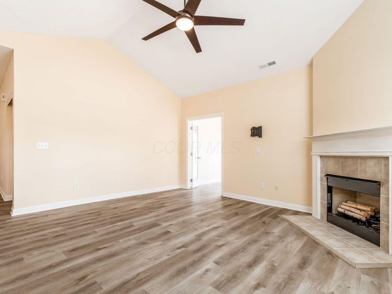 950 Villas Drive, Pataskala, OH 43062 Photo 11