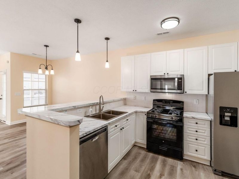 950 Villas Drive, Pataskala, OH 43062 Photo 17