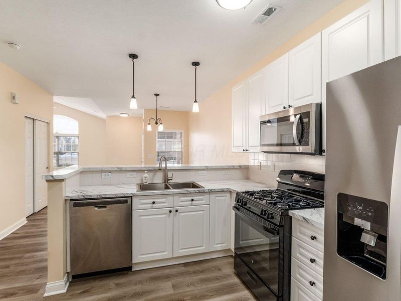 950 Villas Drive, Pataskala, OH 43062 Photo 18