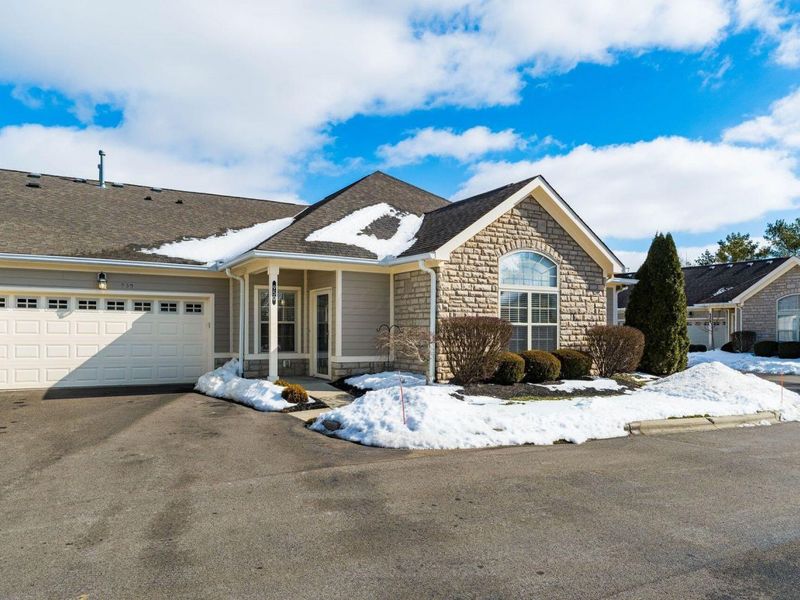 950 Villas Drive, Pataskala, OH 43062 Photo 2