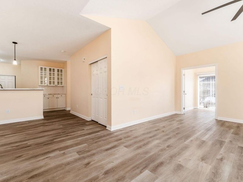 950 Villas Drive, Pataskala, OH 43062 Photo 7