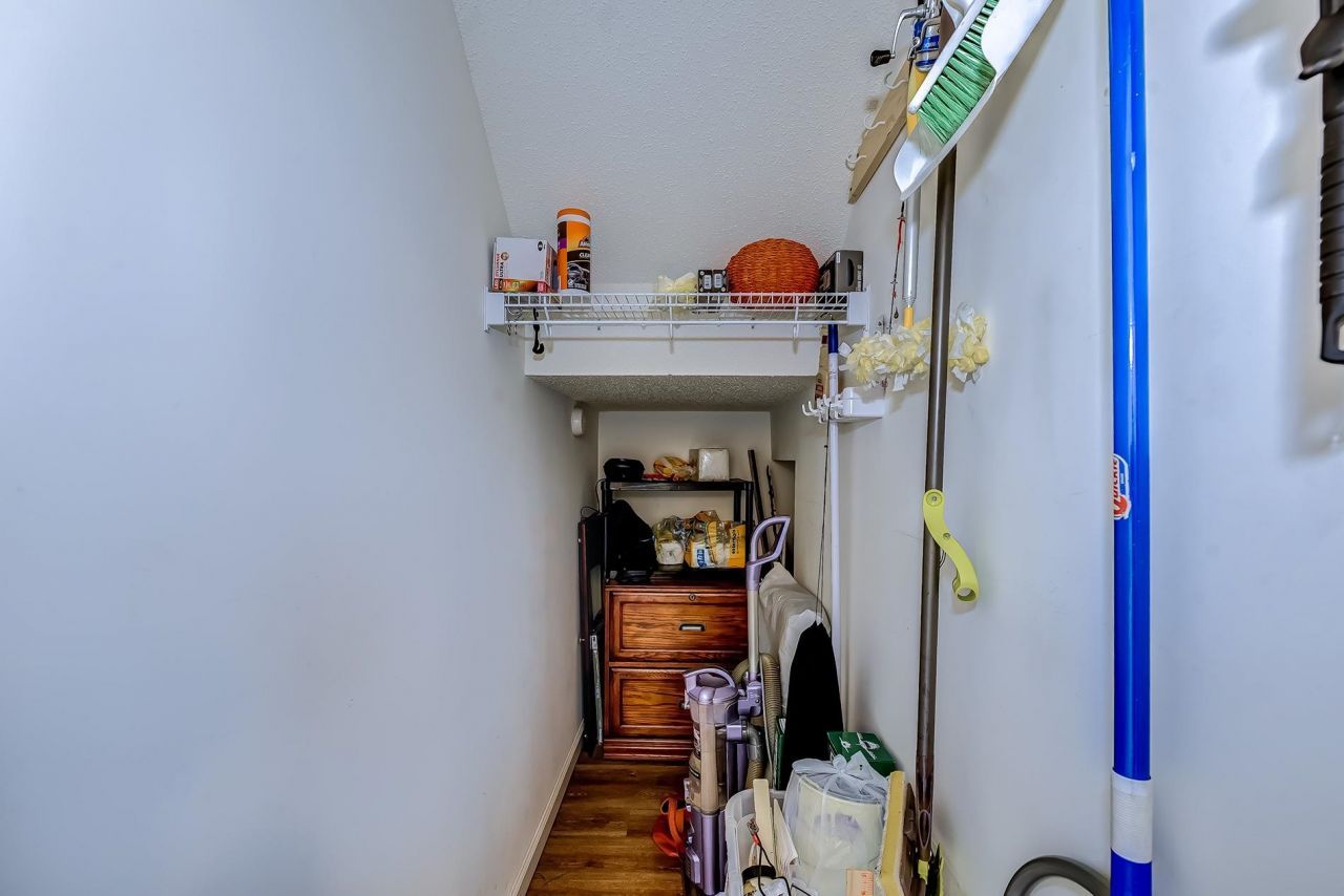 795 Wilshire Ln. Photo 11