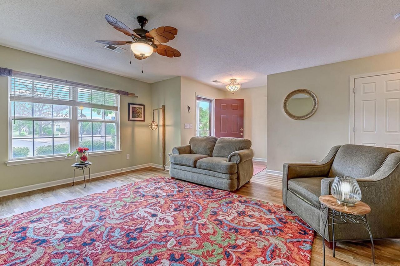 795 Wilshire Ln. Photo 5