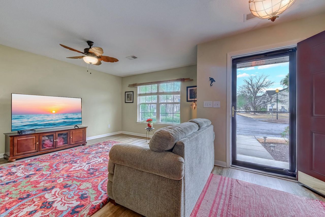 795 Wilshire Ln. Photo 6