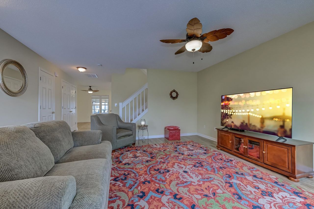 795 Wilshire Ln. Photo 7