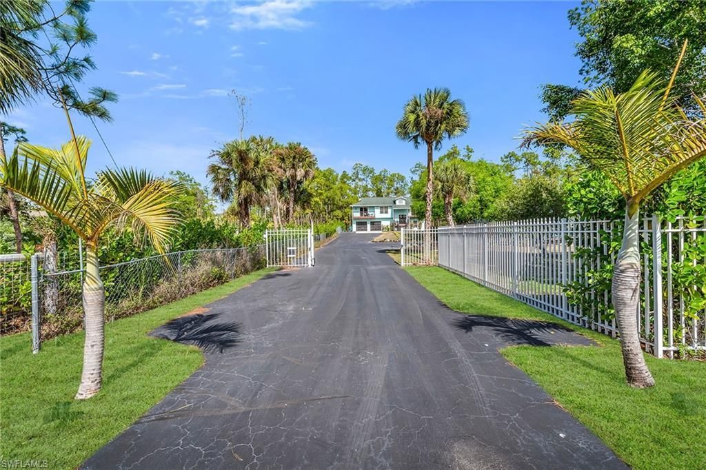 4105 2nd Ave Ne, Naples, FL 34120 Photo