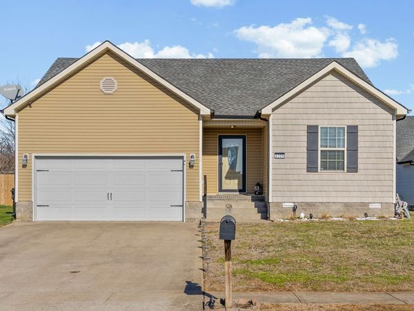 2325 Spike Ct, Clarksville, TN 37040