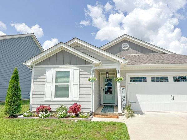 2412 Alberto Dr, Murfreesboro, TN 37127