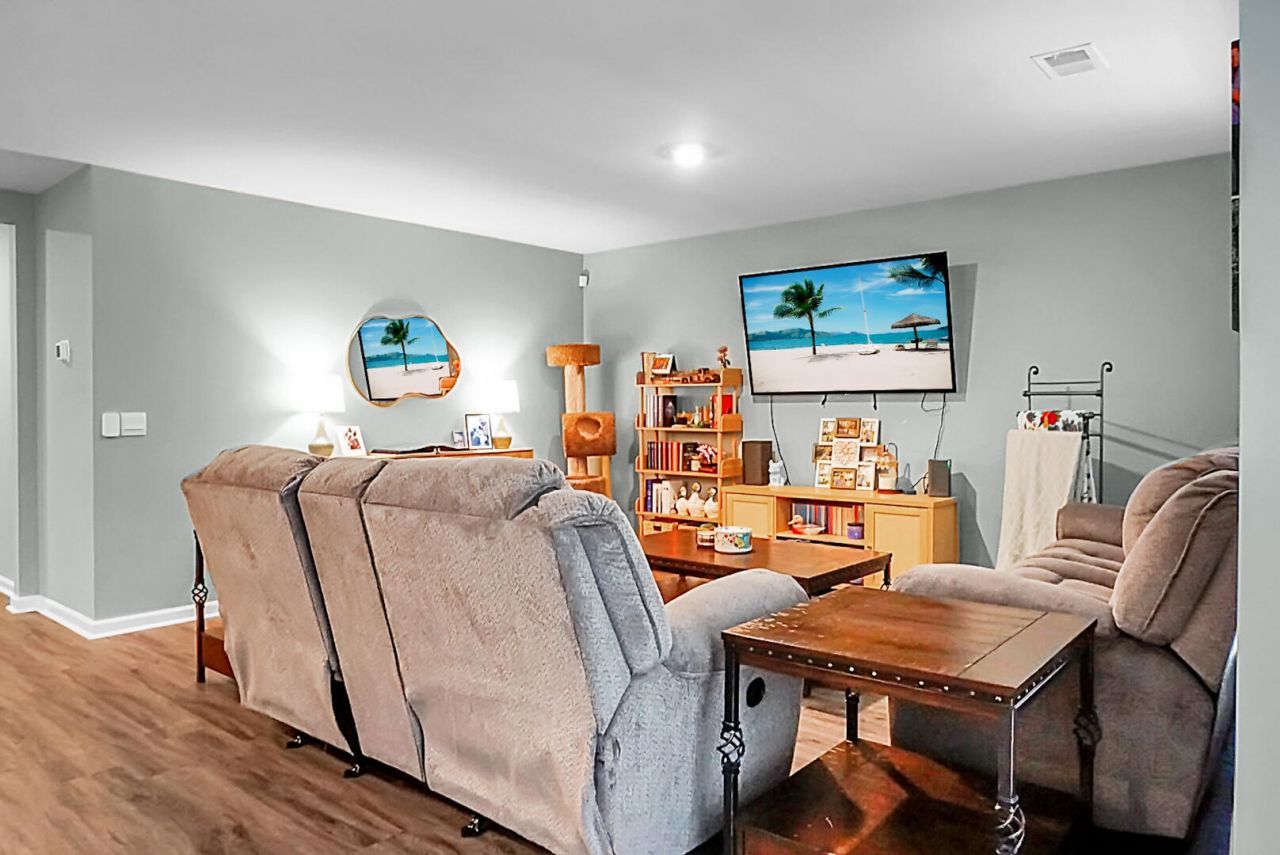 500 Shady Maple Street Photo 17