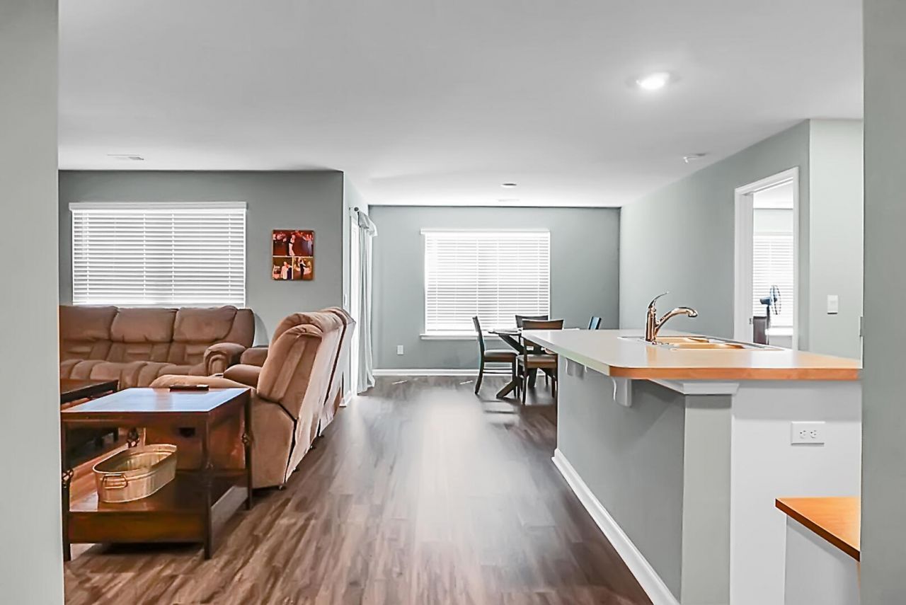 500 Shady Maple Street Photo 8