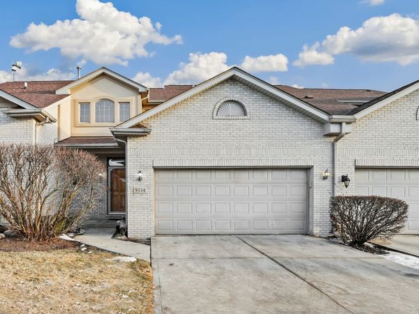 9334 Chestnut Trail, Tinley Park, IL 60487