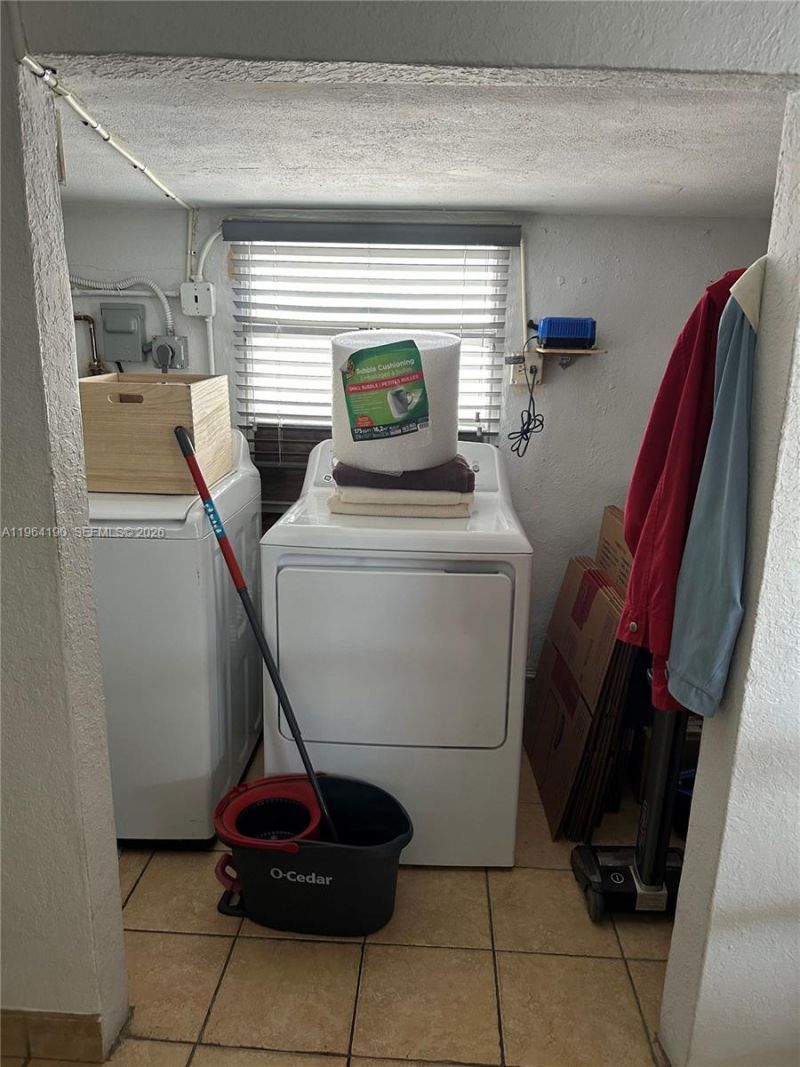 991 E 47th St, Hialeah, FL 33013 Photo