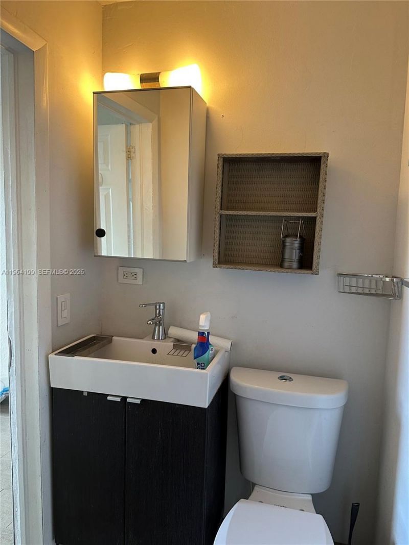 991 E 47th St, Hialeah, FL 33013 Photo