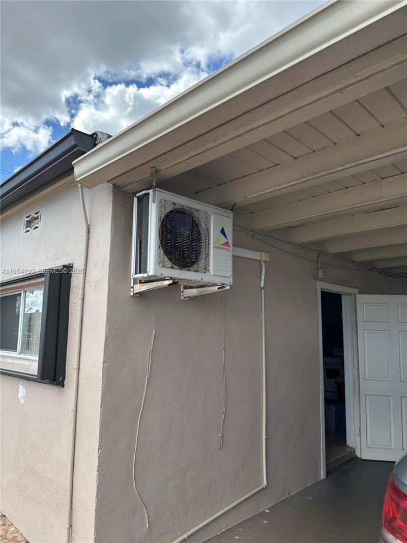 991 E 47th St, Hialeah, FL 33013 Photo