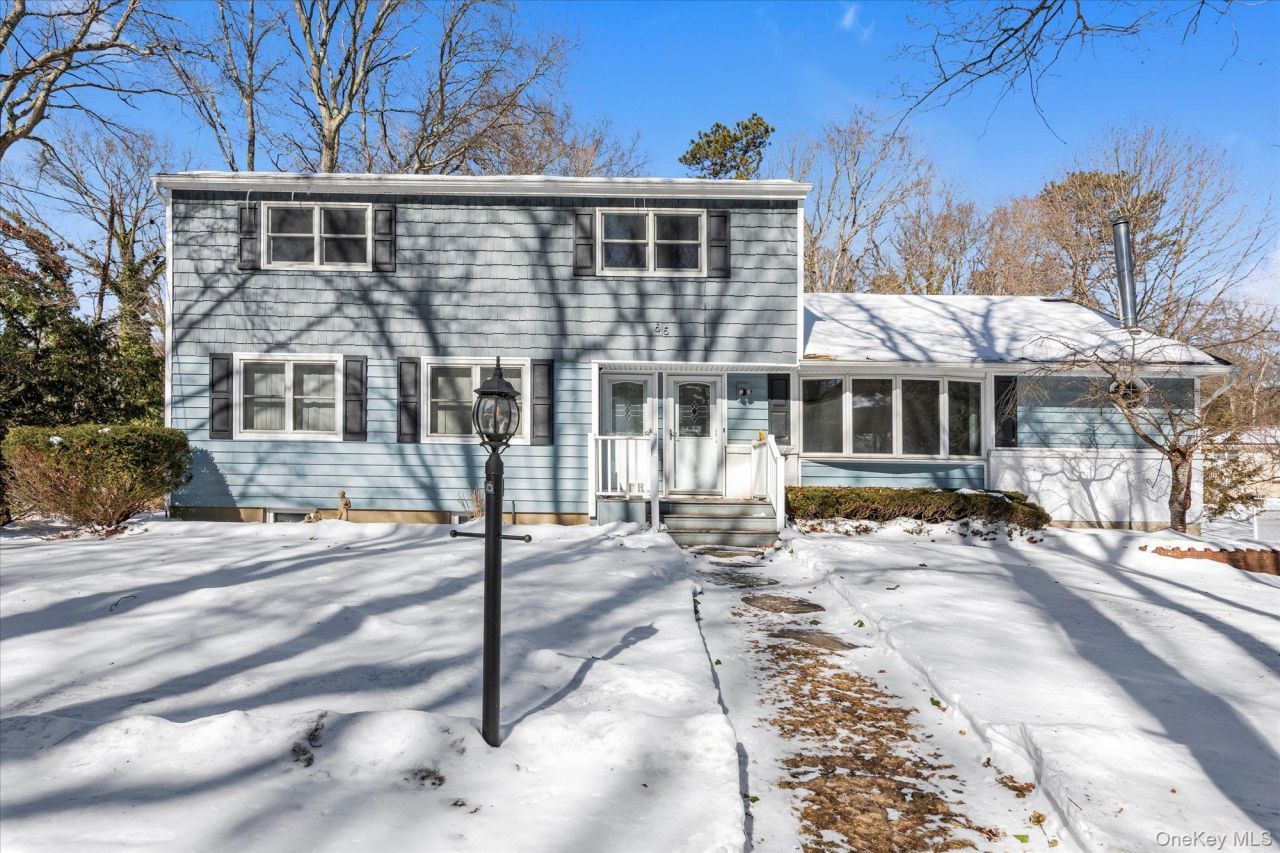 65 Lone Oak Path, Smithtown, NY 11787 Main Photo