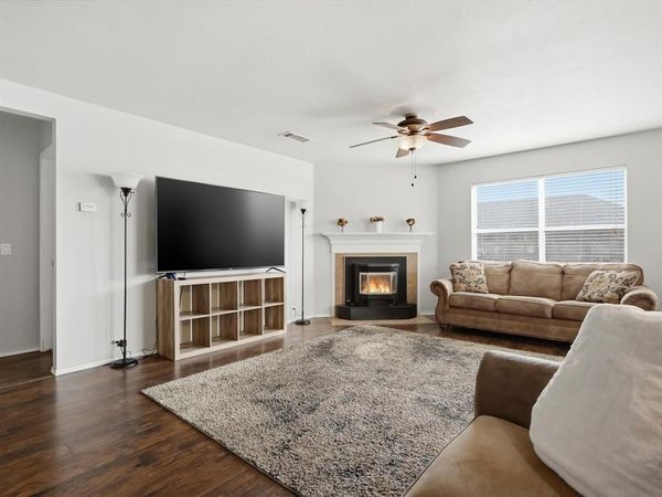 9008 Yosemite Trail, Cross Roads, TX 76227