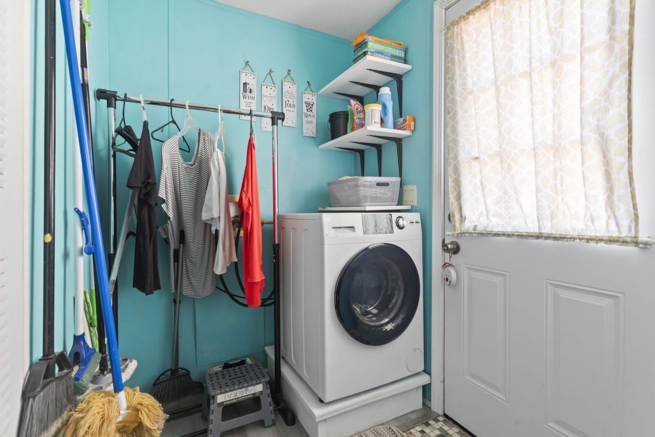 726 Oliver Dr. Photo 21