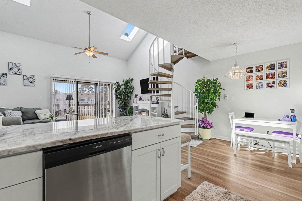 1095 Plantation Dr. W  Photo 12