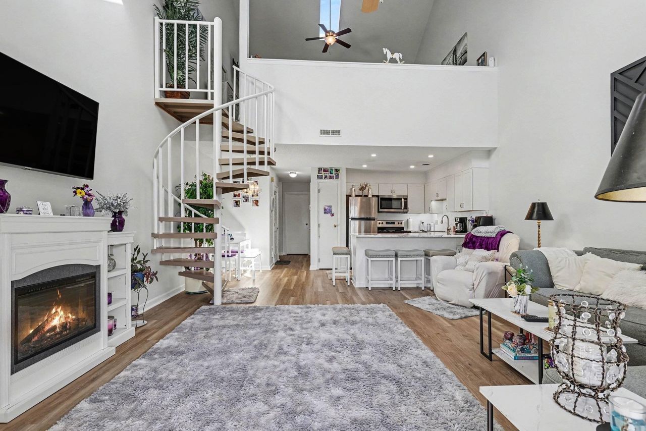 1095 Plantation Dr. W  Photo 4