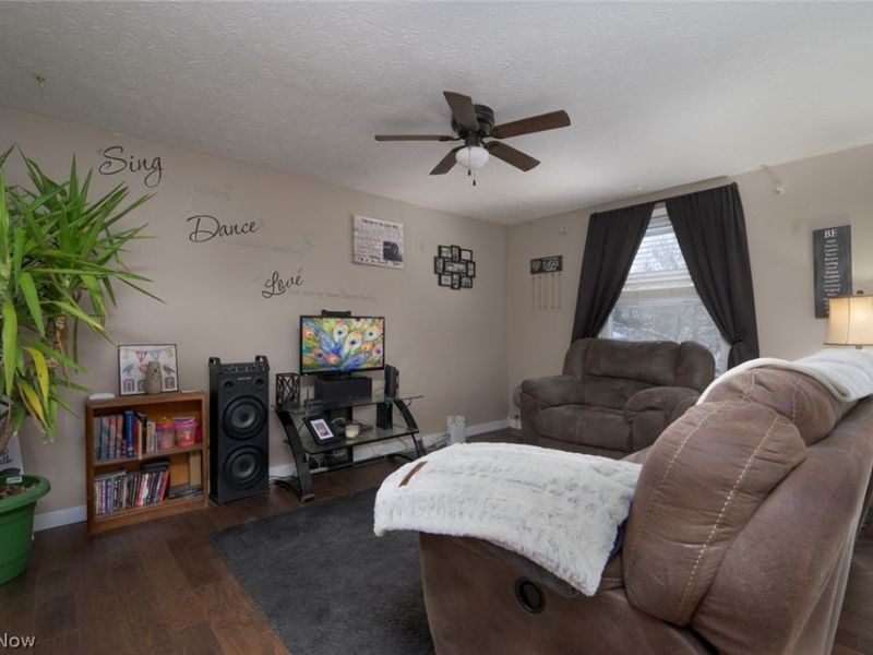 1033 Sunnywood Lane, Ravenna, OH 44266 Photo 4