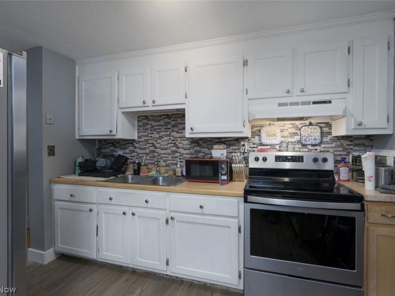 1033 Sunnywood Lane, Ravenna, OH 44266 Photo 7