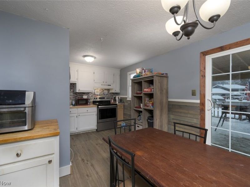 1033 Sunnywood Lane, Ravenna, OH 44266 Photo 8