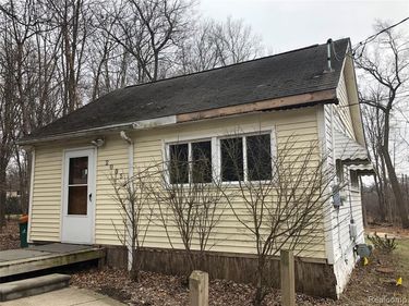 2005 Fairfield Avenue, Wixom, MI 48393