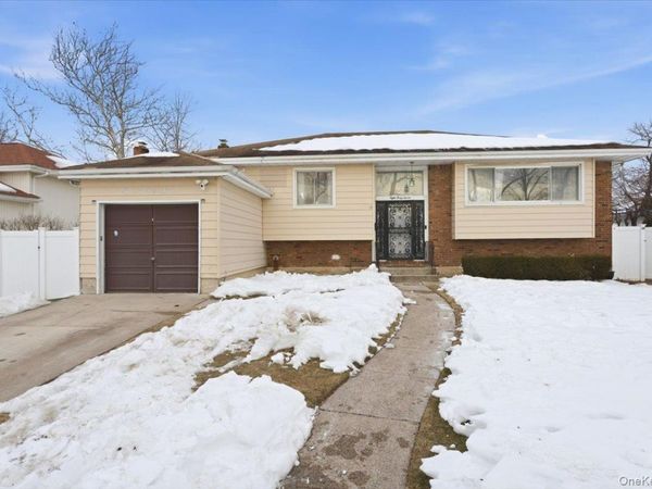 847 Oliver Avenue, North Woodmere, NY 11581
