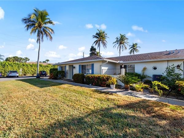 87 Glades BLVD, Unit 3, NAPLES, FL 34112