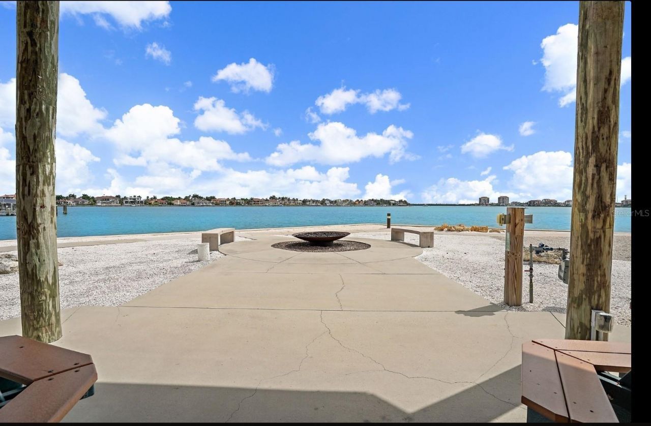 5200 Brittany Drive S, Unit 1510, Tierra Verde, FL 33715 Photo