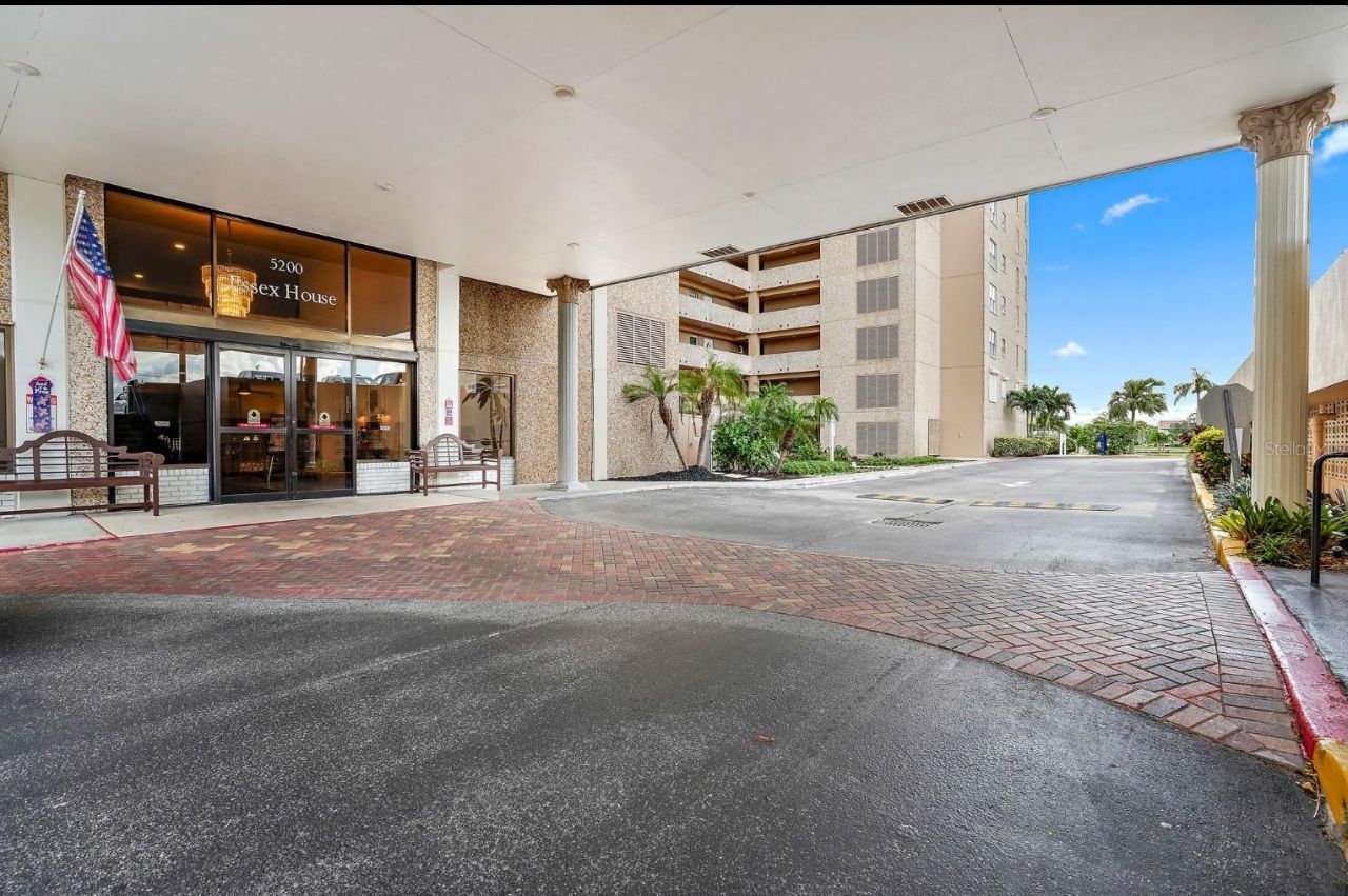 5200 Brittany Drive S, Unit 1510, Tierra Verde, FL 33715 Photo