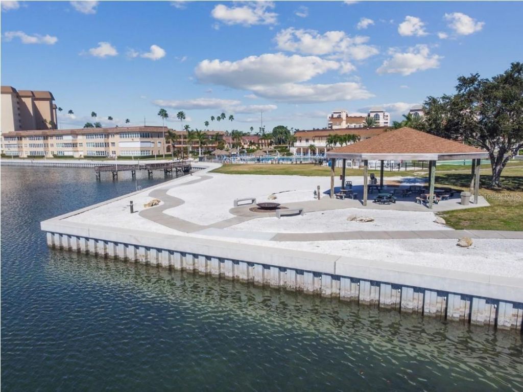 5200 Brittany Drive S, Unit 1510, Tierra Verde, FL 33715 Photo