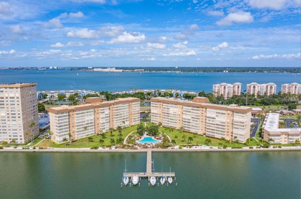 5200 Brittany Drive S, Unit 1510, Tierra Verde, FL 33715 Photo