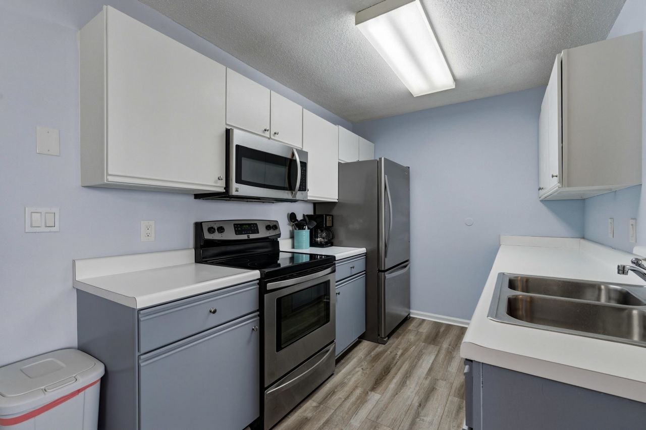 2240 Andover Dr. Photo 10