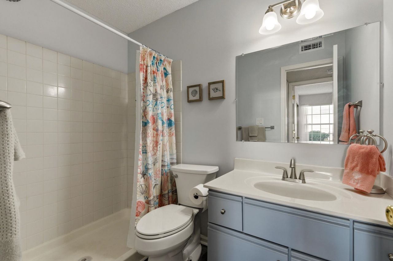 2240 Andover Dr. Photo 17