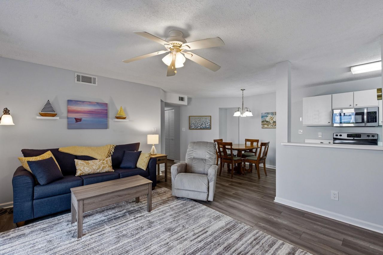 2240 Andover Dr. Photo 7