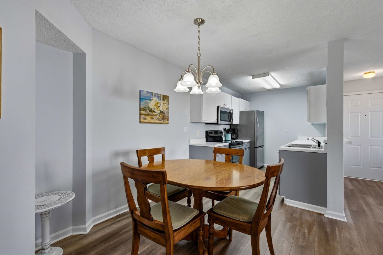 2240 Andover Dr. Photo 9